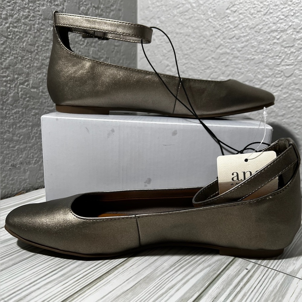 A.N.A Ana kearny Women's Metallic Flats ankle straps ballet flats‎ shoes size 8